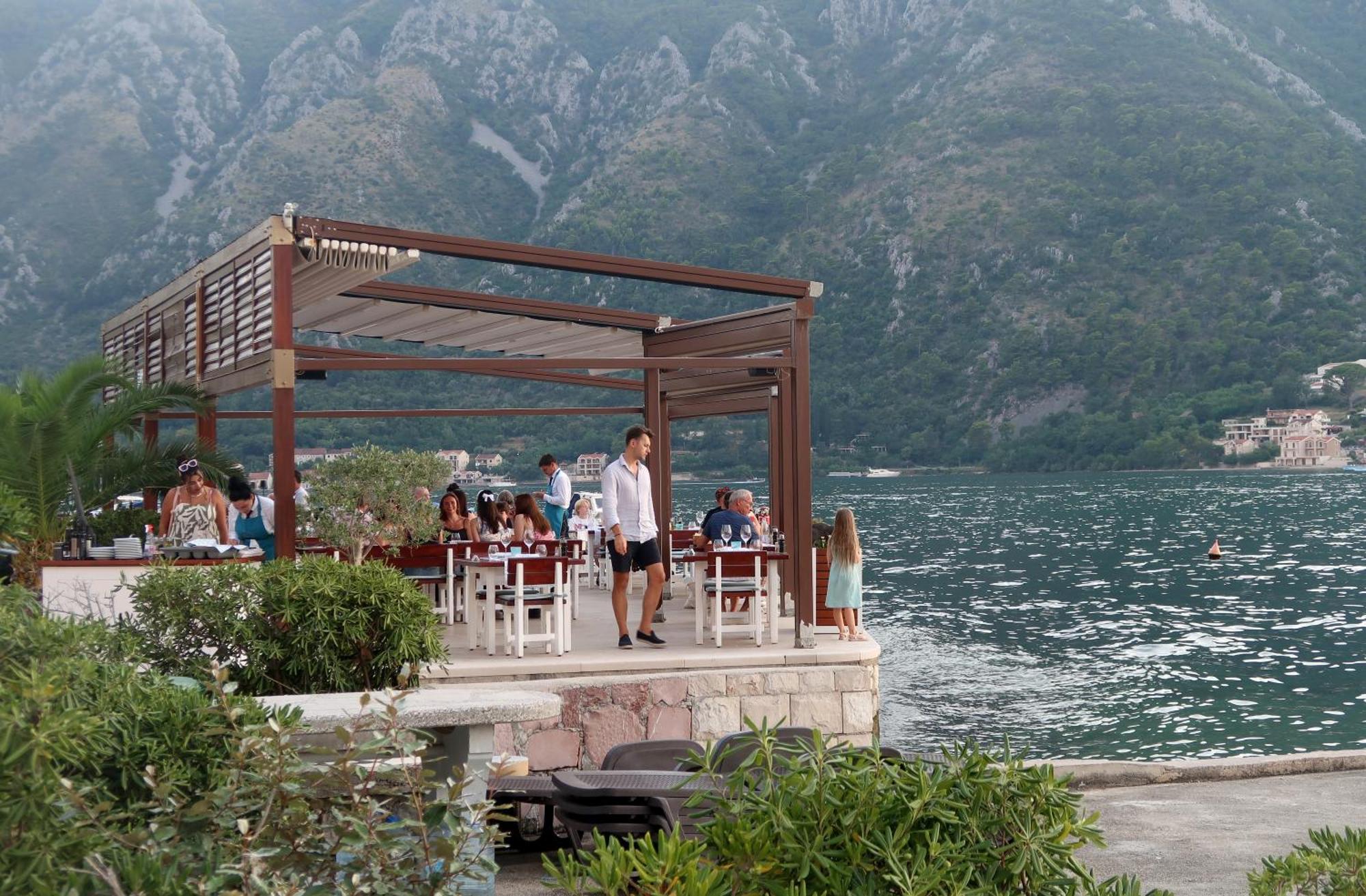 Cozy Nest, 350M To Beach, Free Parking, Wi-Fi Kotor Eksteriør bilde